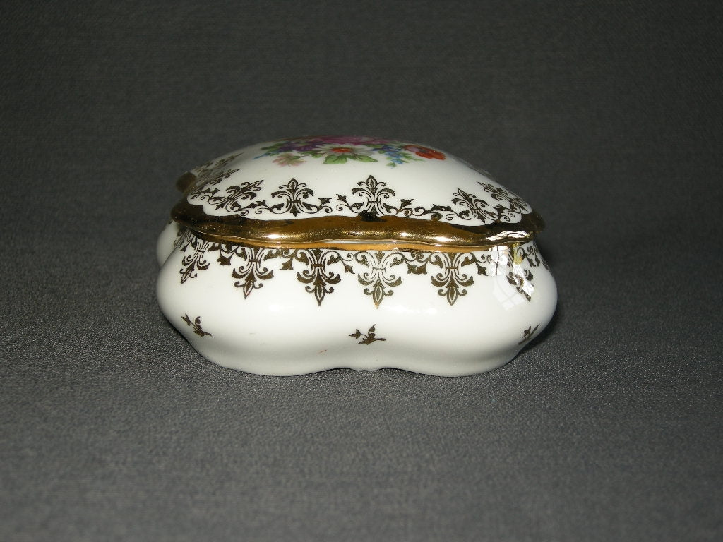 Limoges diverse 002. dekselschaaltje