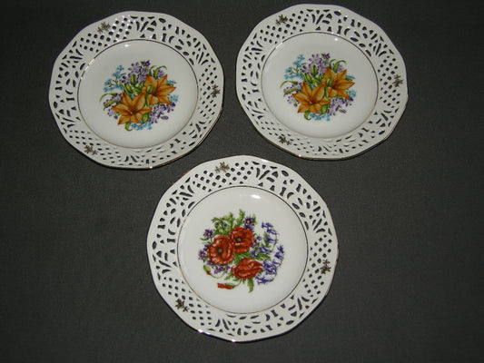 diverse gebakstellen, -schalen en -bordjes 002. Royal Dresden gebaksbordjes