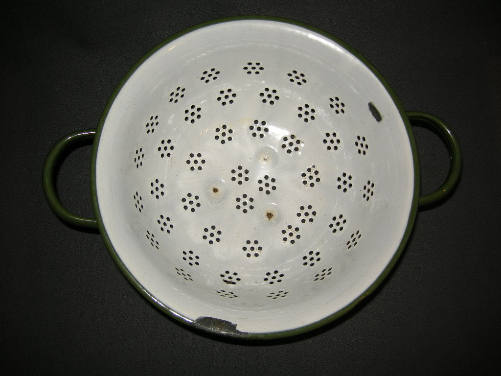 emaille donkergroen 002. vergiet