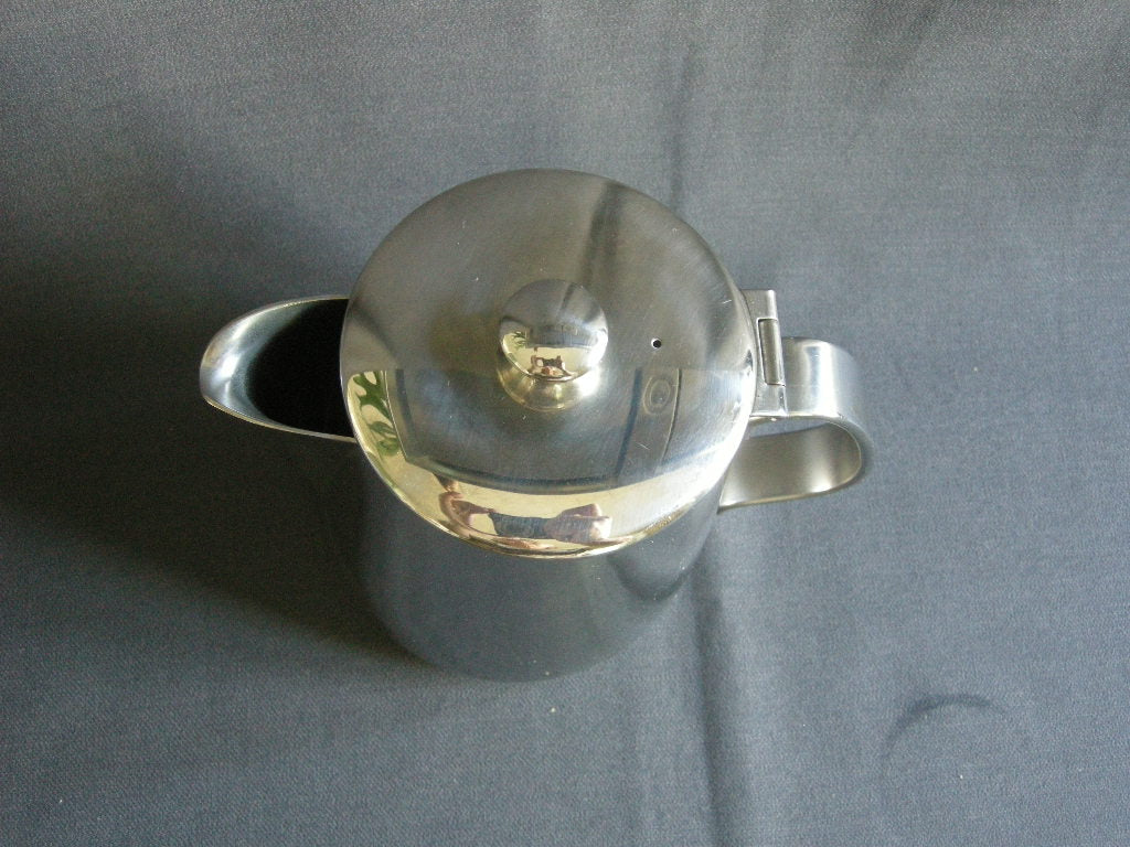 roestvrijstaal 002. Alessi schenkkan