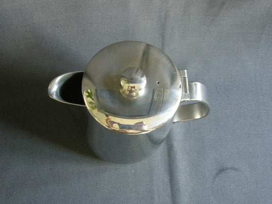 roestvrijstaal 002. Alessi schenkkan