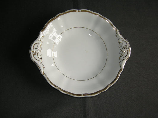 Petrus Regout Wellington wit - goud 002. rond schaaltje