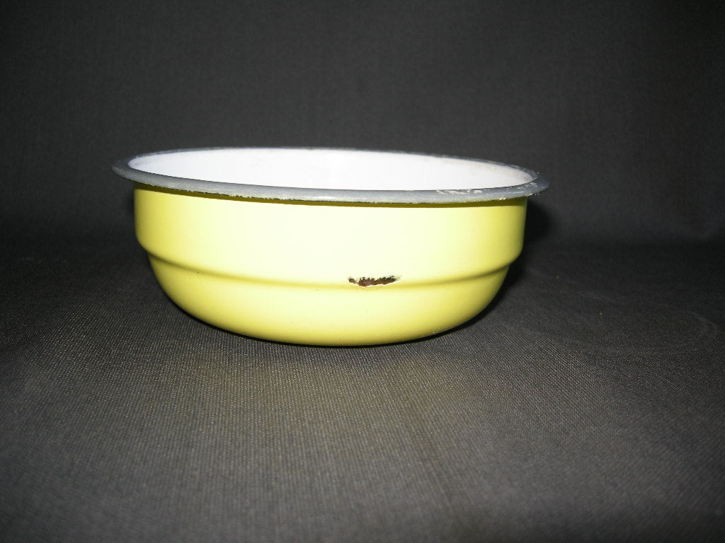 emaille zwart 002. nestschaaltjes in zwart en geel
