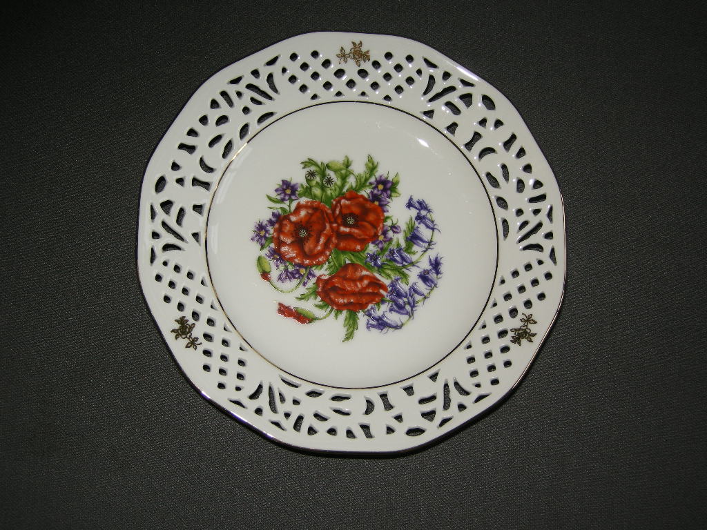 diverse gebakstellen, -schalen en -bordjes 002. Royal Dresden gebaksbordjes