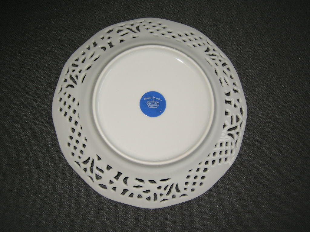 diverse gebakstellen, -schalen en -bordjes 002. Royal Dresden gebaksbordjes