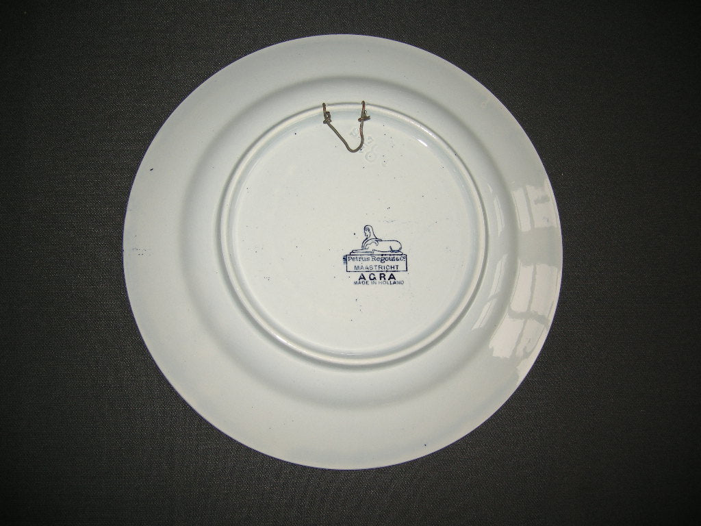Petrus Regout Agra 002. bord O23,5 cm.
