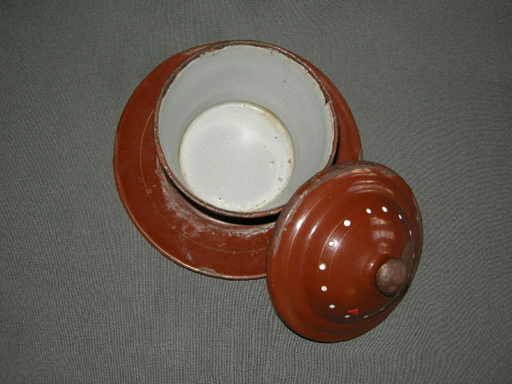 emaille bruin 002. botervloot