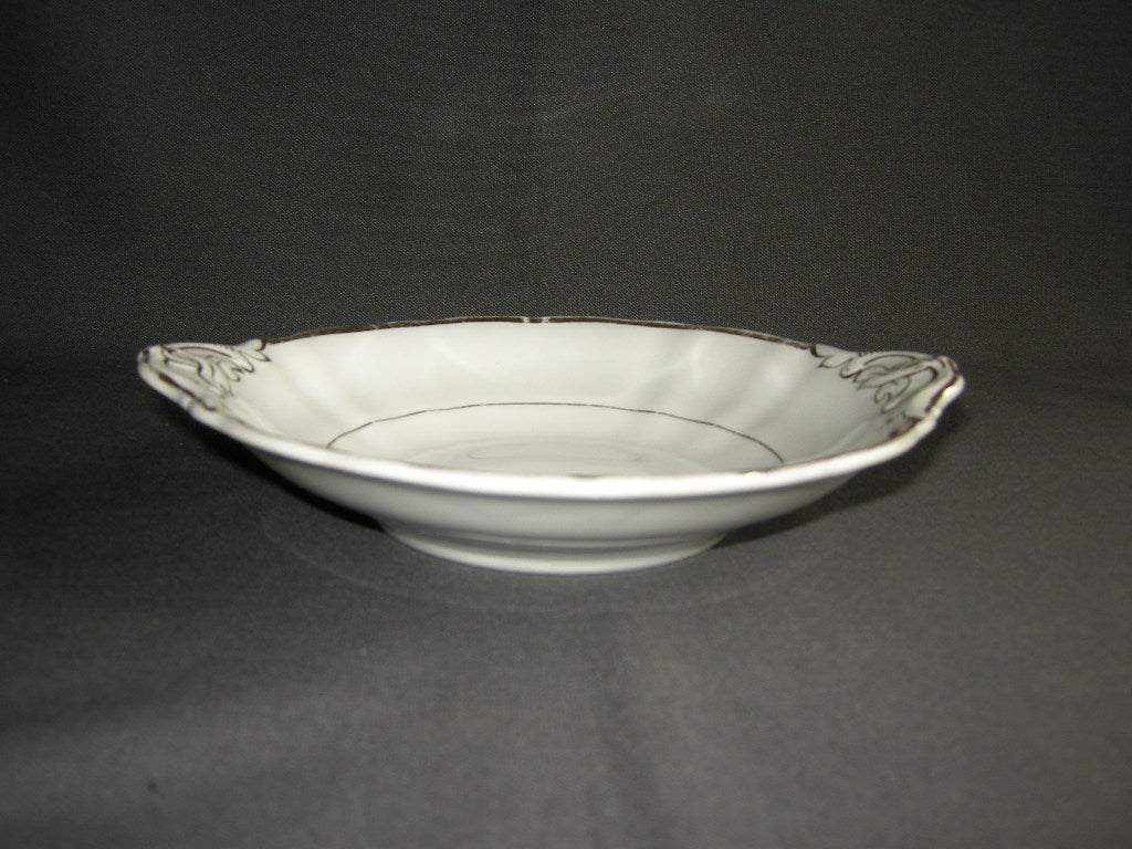 Petrus Regout Wellington wit - goud 002. rond schaaltje