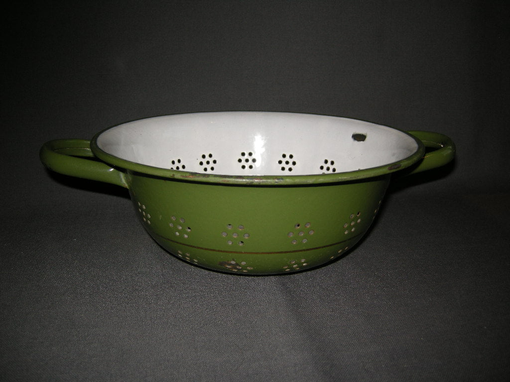 emaille donkergroen 002. vergiet