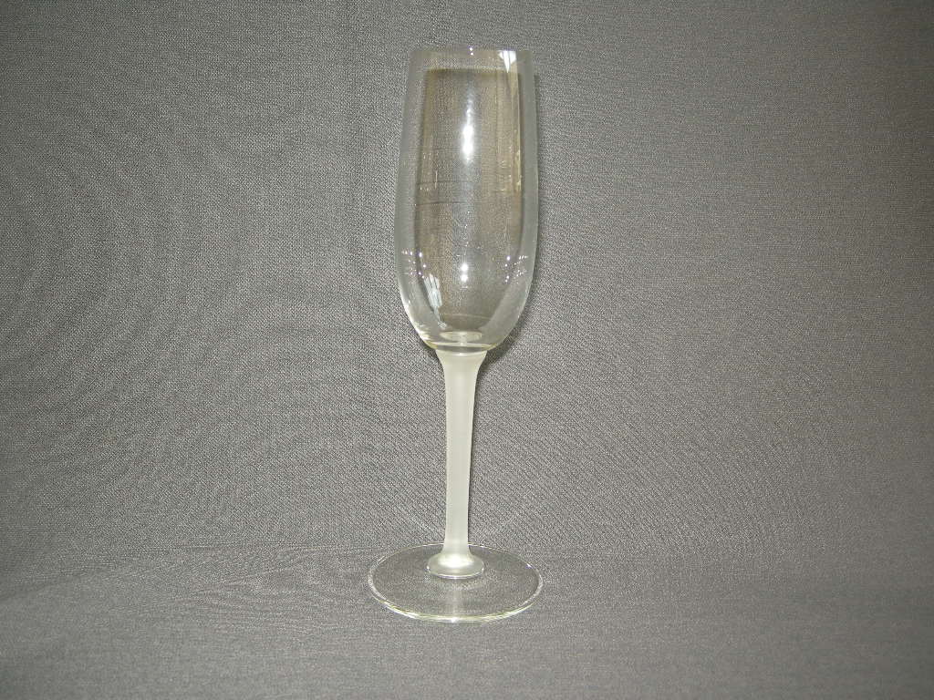 glas - kristal diverse glazen 003b. 6 champagneglazen met wit been