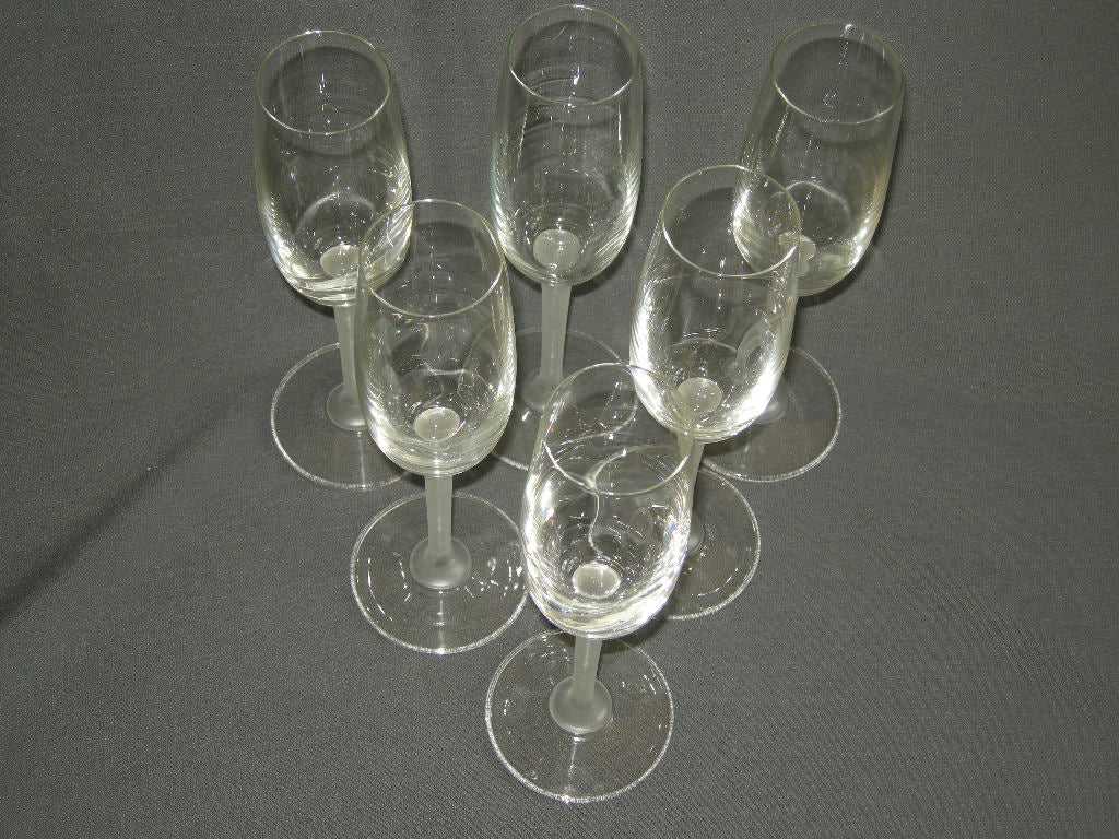 glas - kristal diverse glazen 003b. 6 champagneglazen met wit been