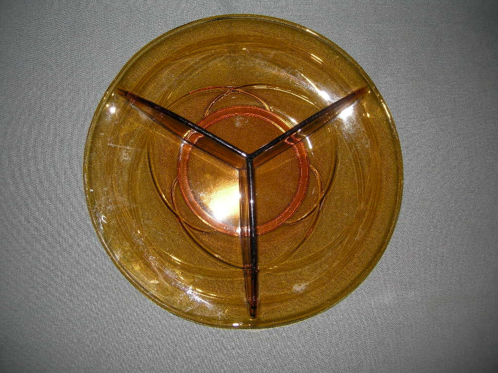 glas - kristal geel 003. 3-vakschaal