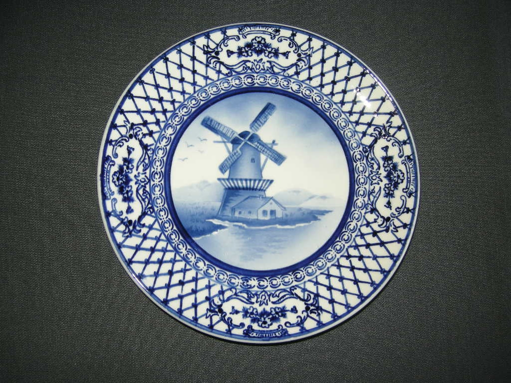 Elsterwerda Keramik blauw - witte wandborden 003. doorsnee 18 cm.