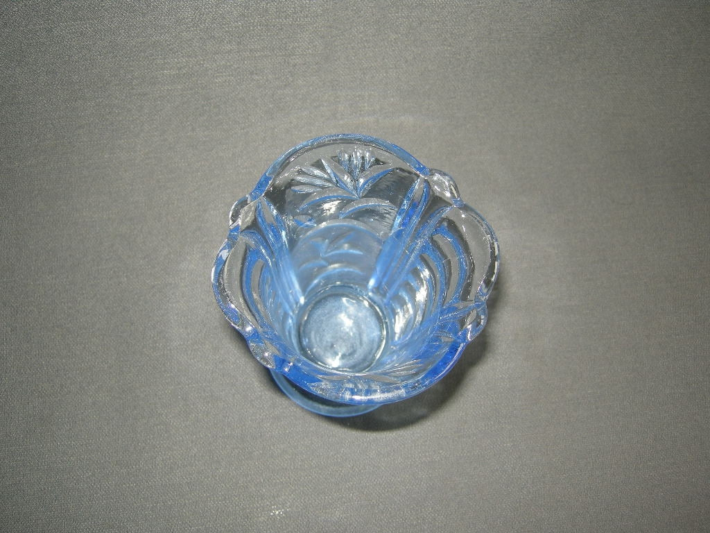 glas - kristal lichtblauw glas 003. vaasje