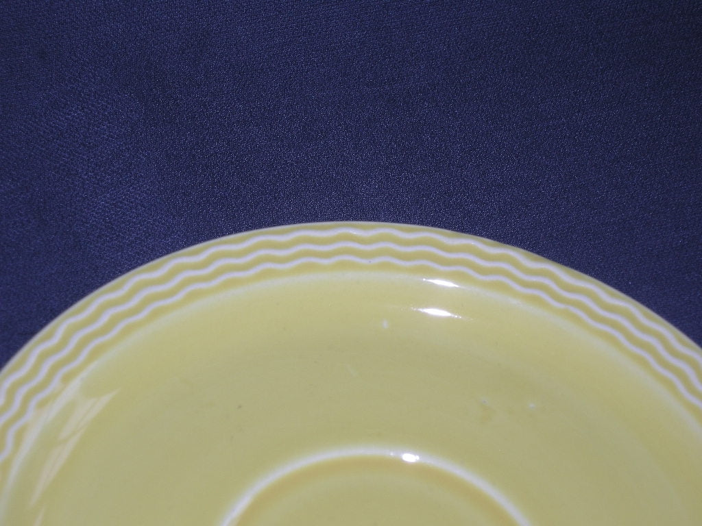 Villeroy & Boch fel geel 003. schotels met reliëfrand