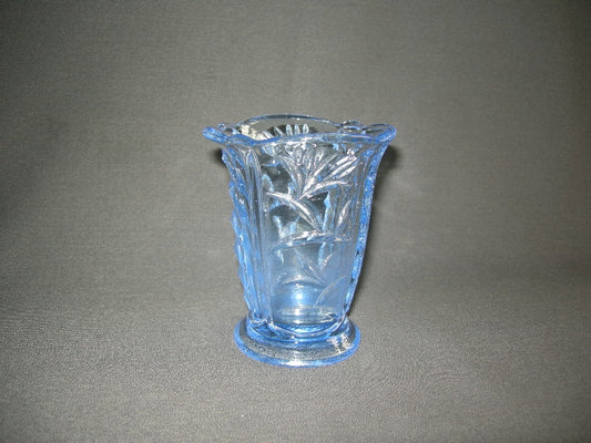 glas - kristal lichtblauw glas 003. vaasje