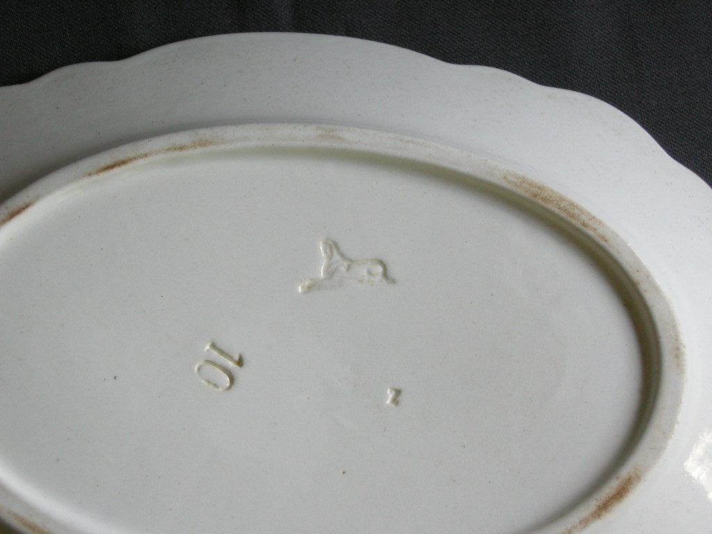 Petrus Regout wit - goud 003. vleesschaal