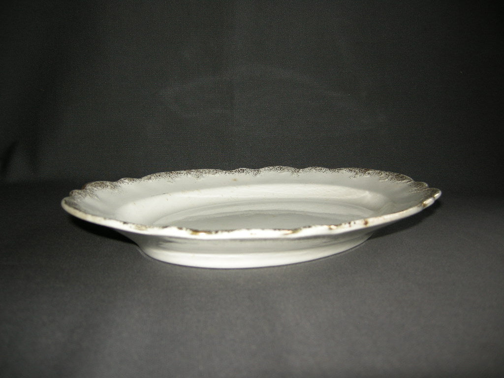 Petrus Regout wit - goud 003. vleesschaal