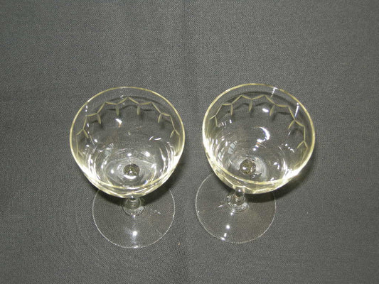 glas - kristal diverse glazen 004. 2 glazen, glad been, geslepen rand