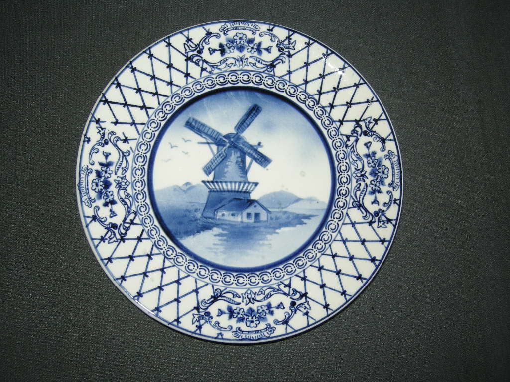 Elsterwerda Keramik blauw - witte wandborden 003. doorsnee 18 cm.