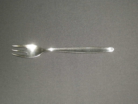 Keltum edelstaal diverse bestekdelen 004. kindervorkje / gebaksvorkje