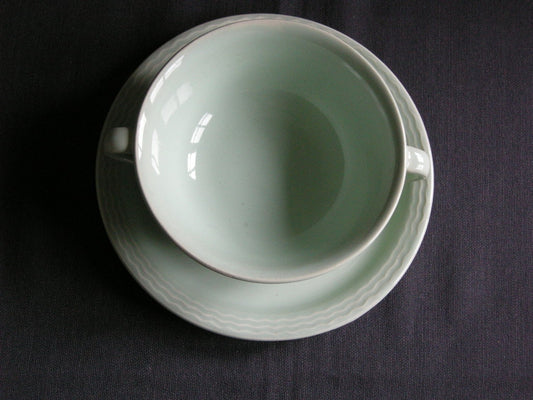 Boch / Villeroy & Boch pastel groen 004. soepkop & schotel