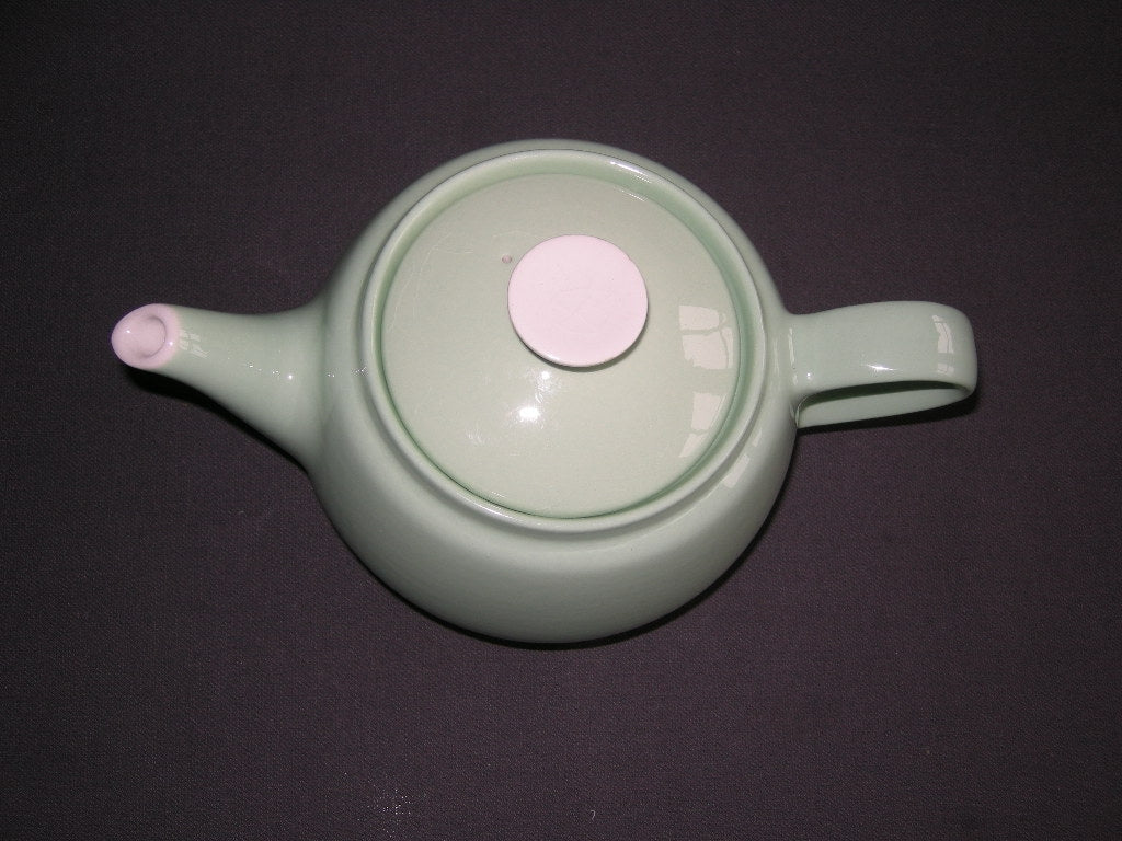 Petrus Regout / Royal Sphinx pastel groen 004. theepotje Utrecht