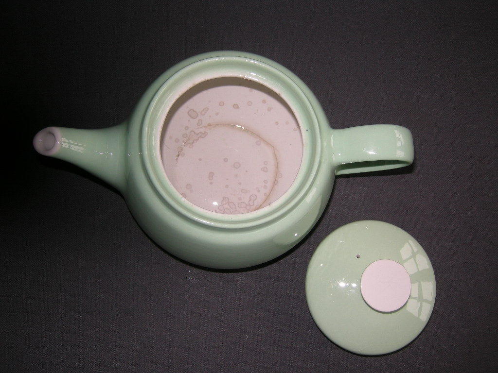 Petrus Regout / Royal Sphinx pastel groen 004. theepotje Utrecht