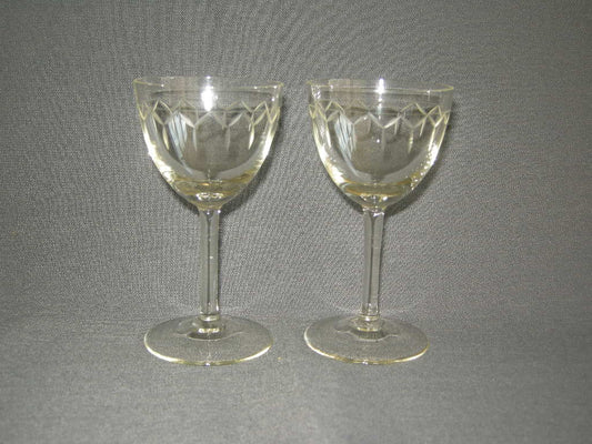 glas - kristal diverse glazen 004. 2 glazen, glad been, geslepen rand