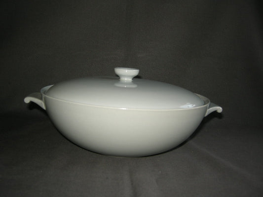 Petrus Regout / Royal Sphinx pastel greyhound 004. dekschaal met beschadiging