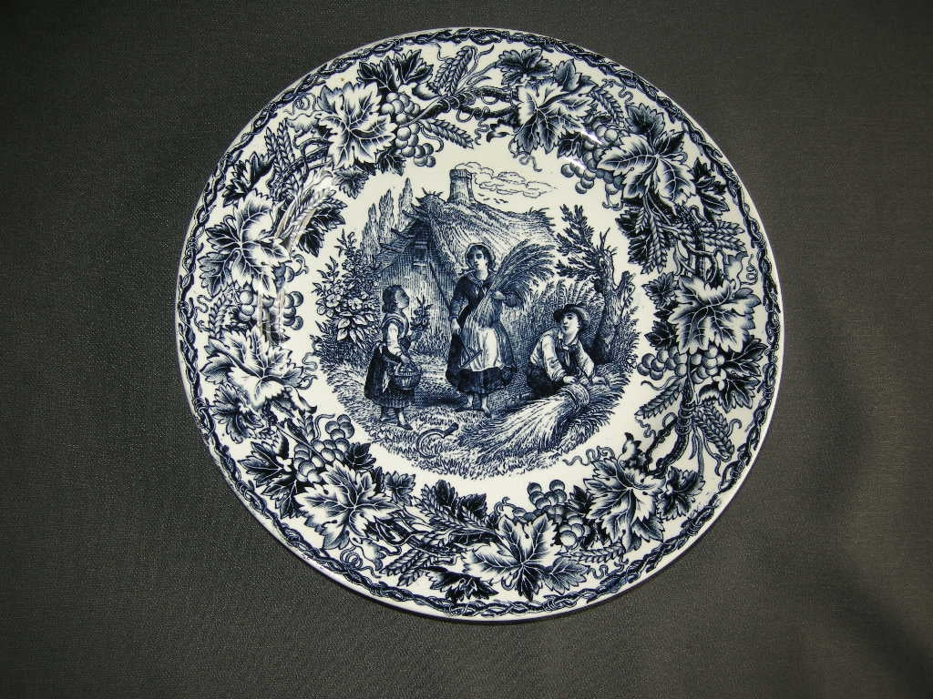 Societe Ceramique Vigne 003. wandbord / dinerbord