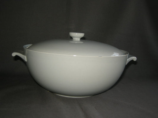 Petrus Regout / Royal Sphinx pastel greyhound 005. soepterrine met beschadiging
