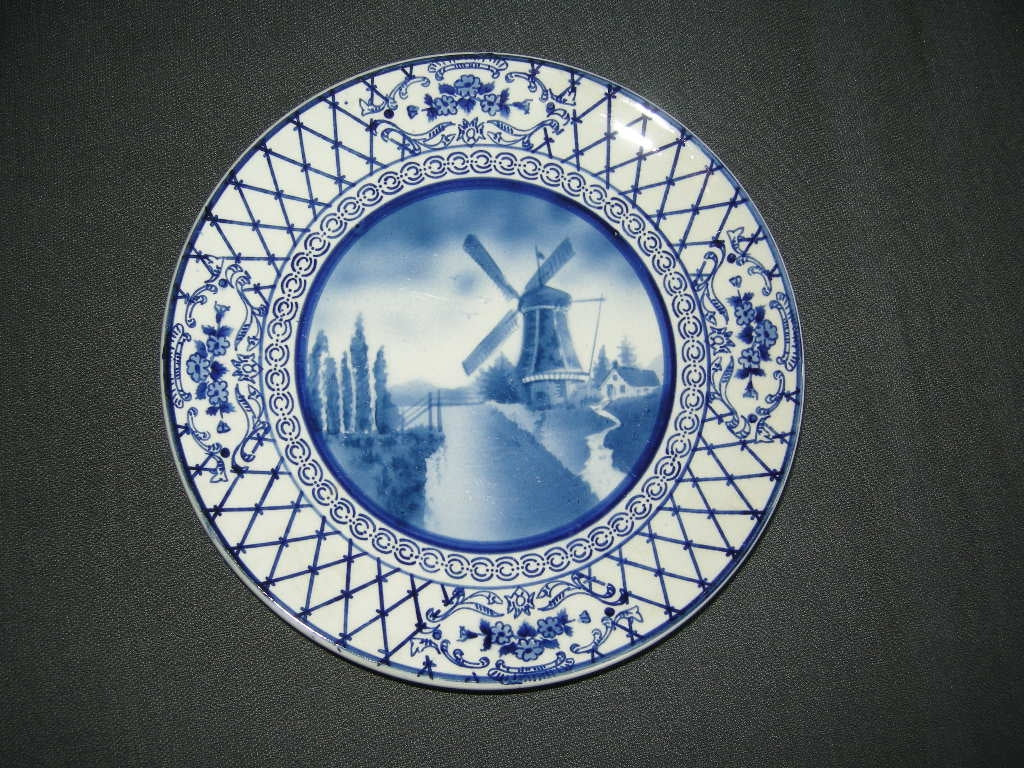 Elsterwerda Keramik blauw - witte wandborden 005. doorsnee 18 cm.