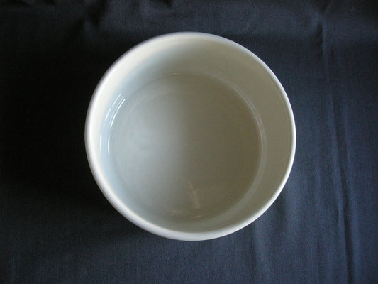 Petrus Regout parafeu geel 005. souffleschaal O20 cm.