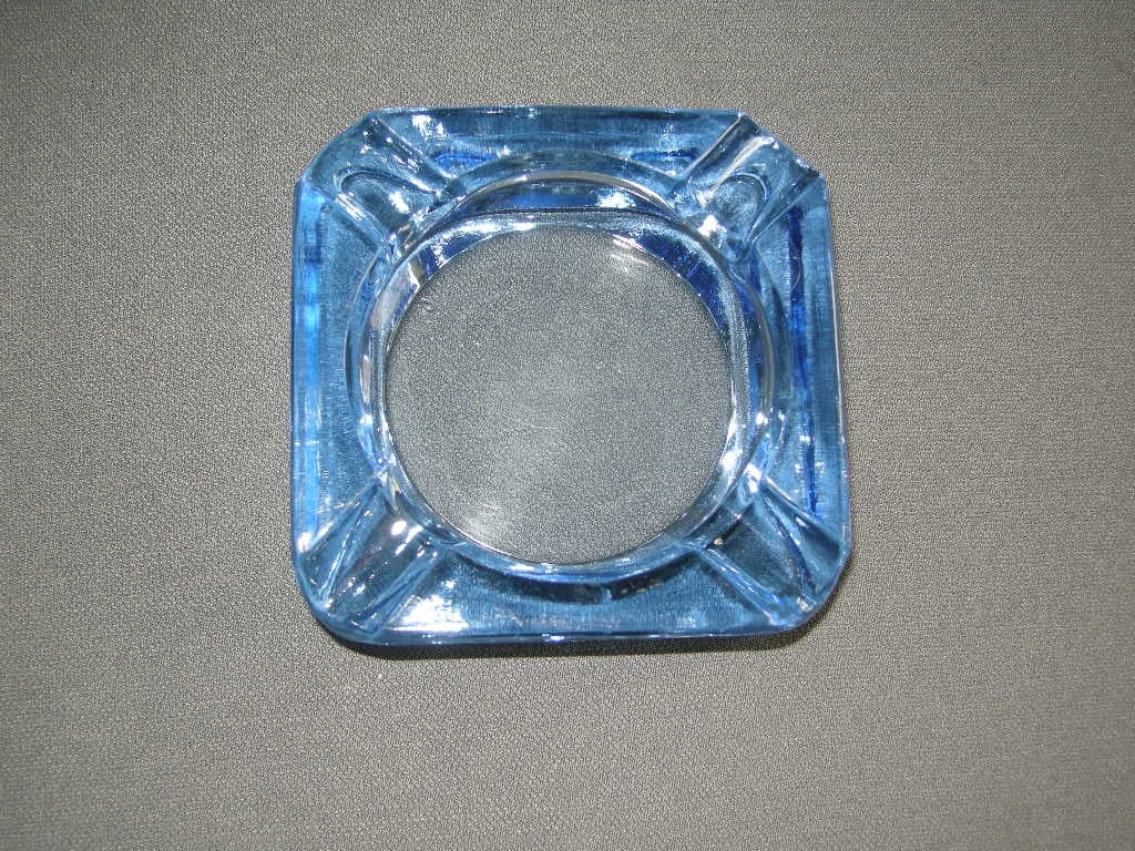 glas - kristal lichtblauw glas 005. asbak