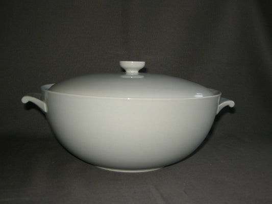 Petrus Regout / Royal Sphinx pastel greyhound 005. soepterrine met beschadiging