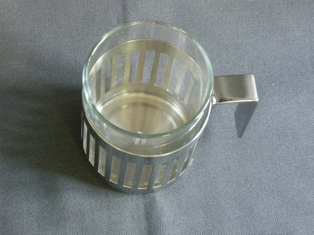 roestvrijstaal 005. Alessi ARmug; glas in rvs houder