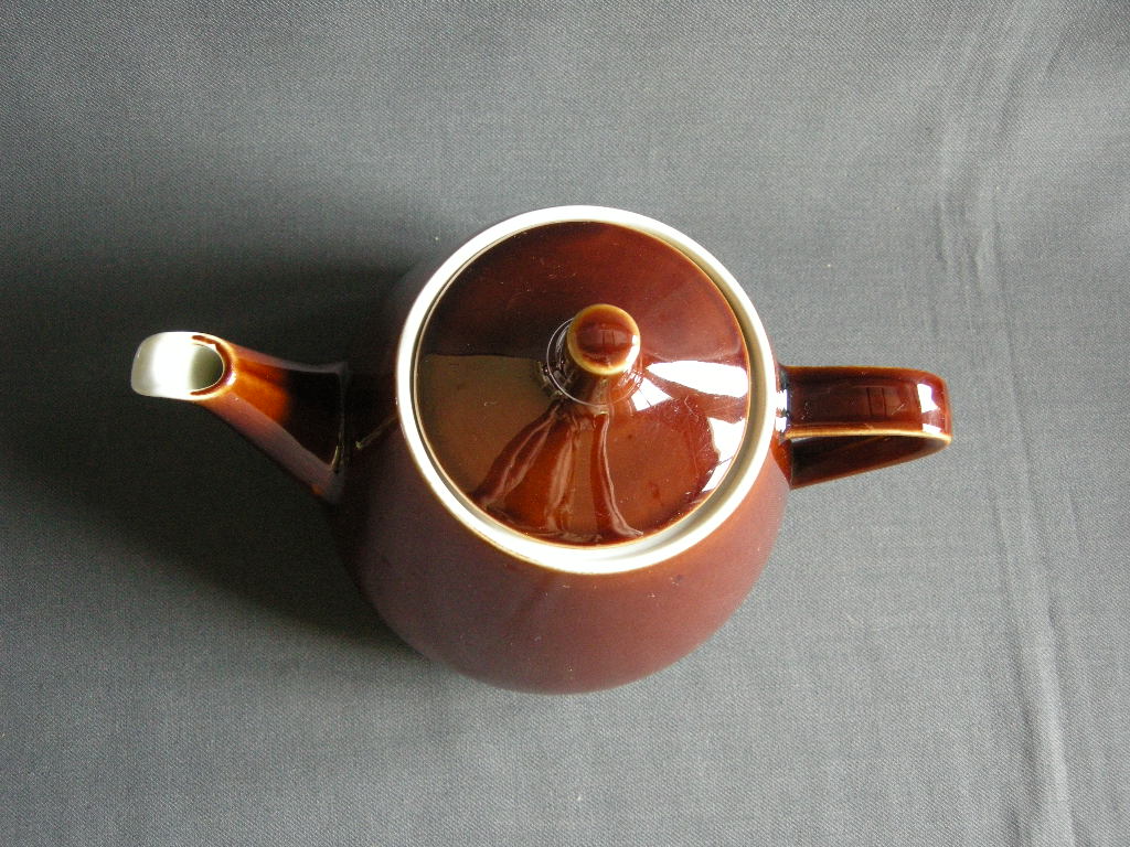 Villeroy & Boch bruin 005. theepot nr. 2