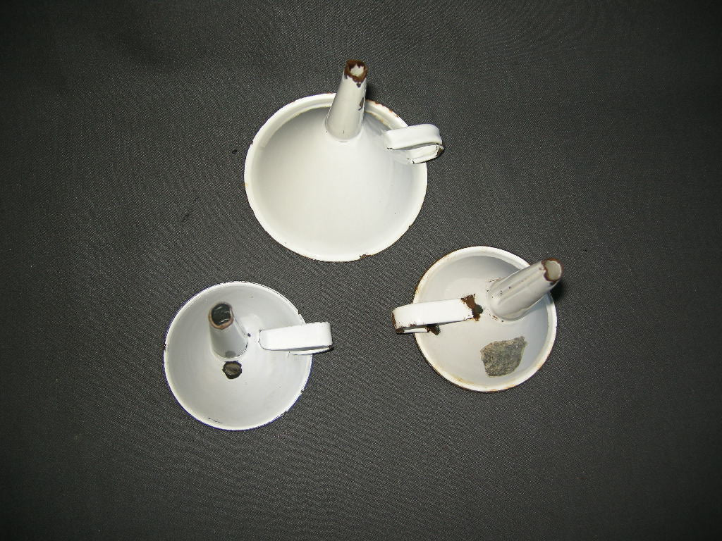 emaille wit 005. trechters