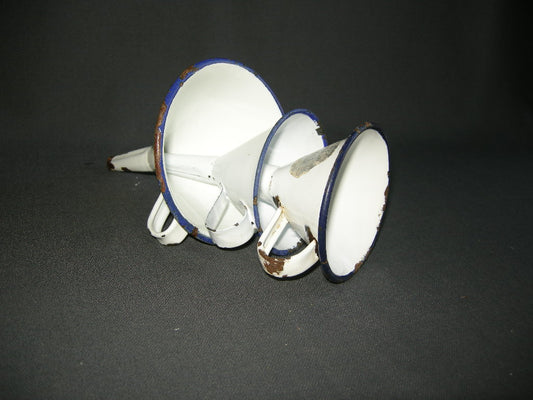 emaille wit 005. trechters