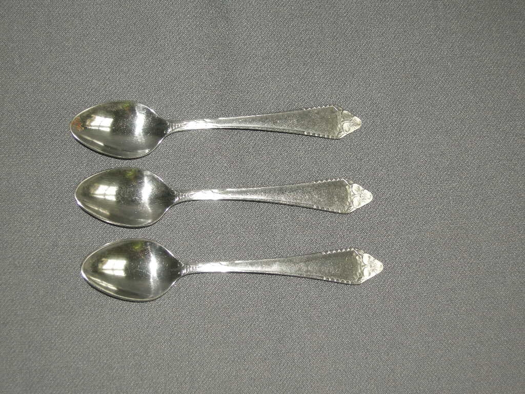 Sola edelstaal diverse bestekdelen 006. 3 koffielepeltjes