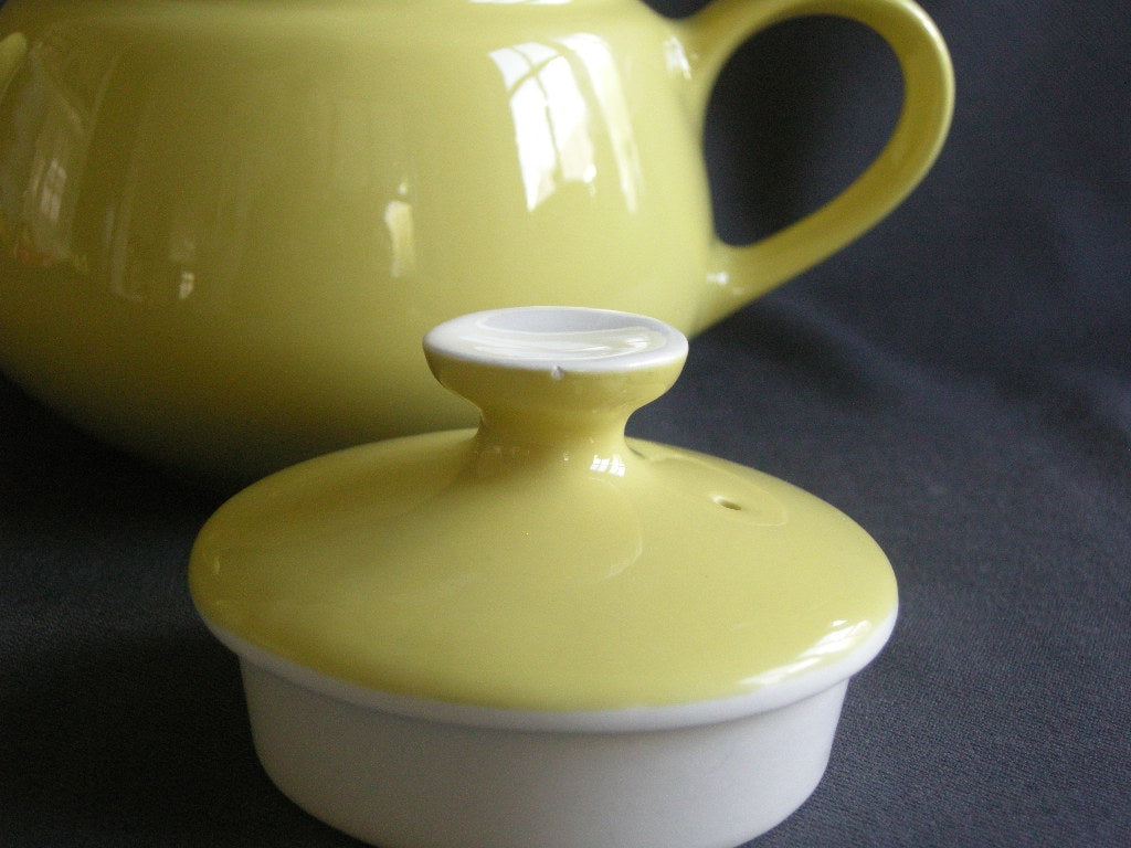 Petrus Regout / Royal Sphinx fel geel 006. theepot Utrecht 0,85 ltr.