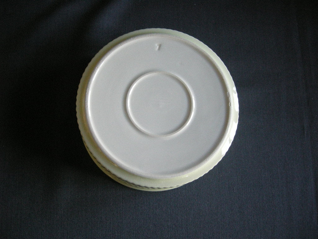 Petrus Regout parafeu geel 006. souffleschaal O16 cm.