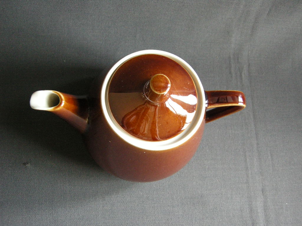 Villeroy & Boch bruin 006. theepot nr. 4