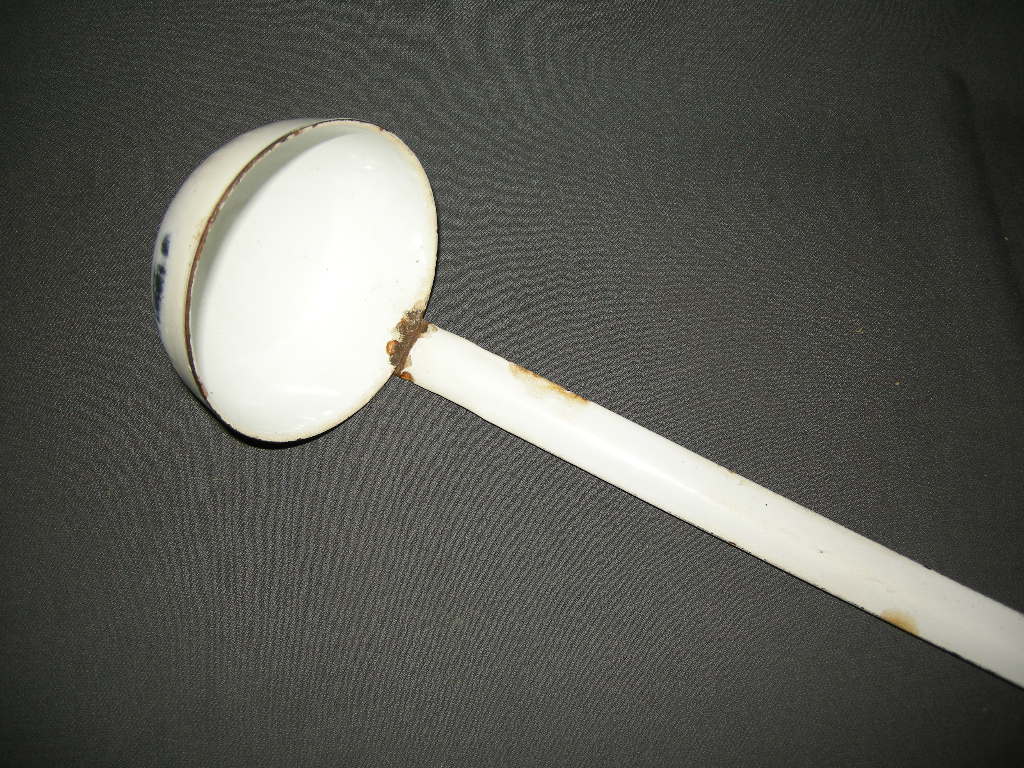 emaille wit 006. soeplepel