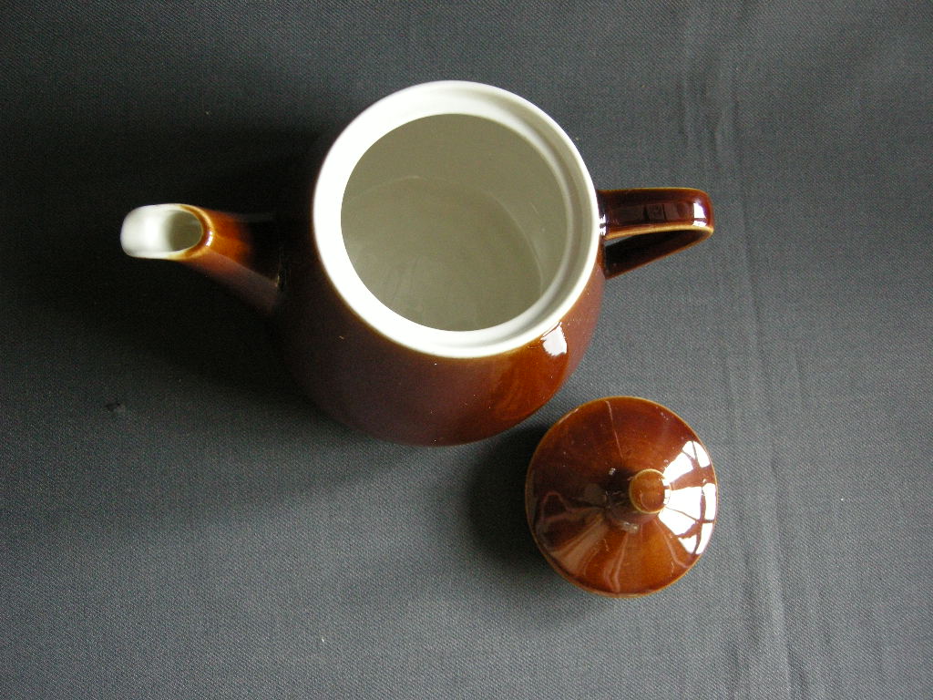 Villeroy & Boch bruin 006. theepot nr. 4