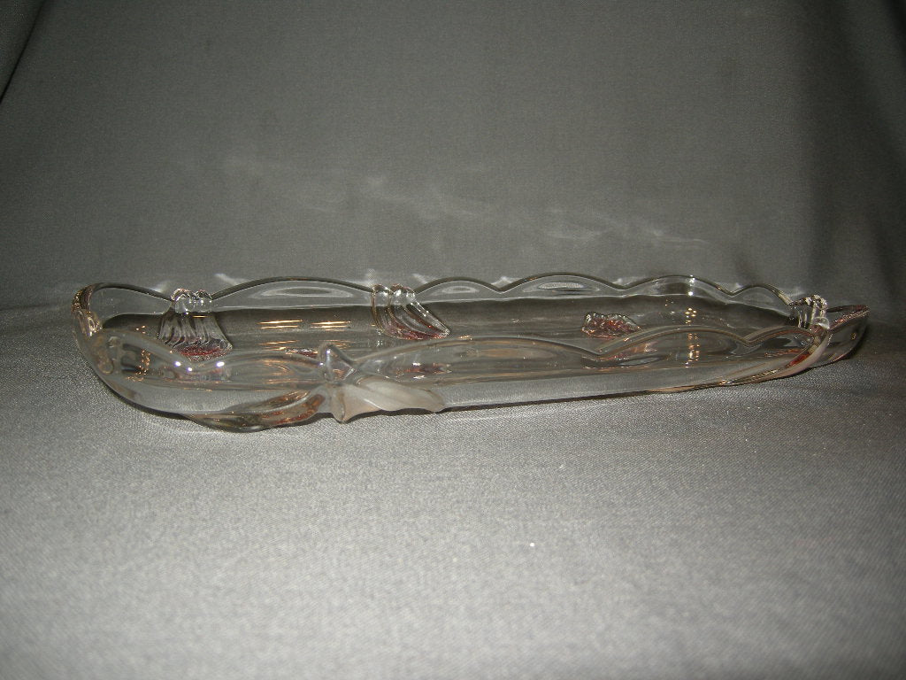 glas - kristal cake en gebak 006. cakeschaal met reliëf van tulpen