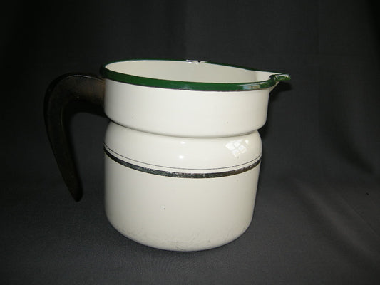 emaille crème 007. melkkoker / aardappelkoker