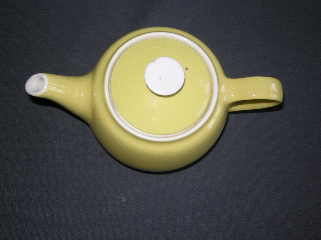 Petrus Regout / Royal Sphinx fel geel 007. theepotje Utrecht 0,40 ltr.