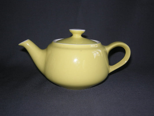 Petrus Regout / Royal Sphinx fel geel 007. theepotje Utrecht 0,40 ltr.